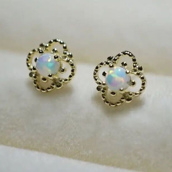 💖Beautiful 10k Gold Prong Set Small Genuine Fire Opal Stud Earrings